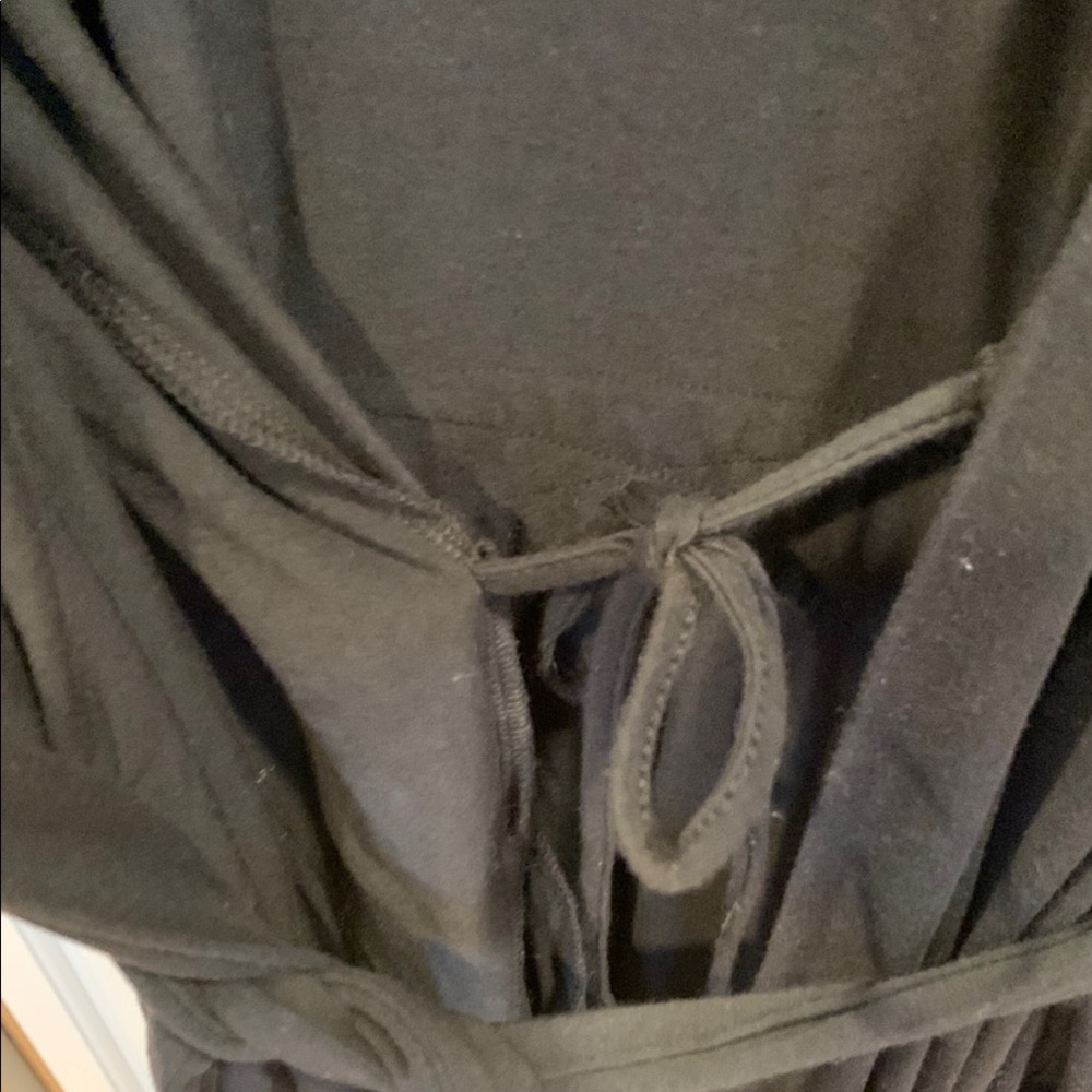 Classic Black XL Robe. Attached belt. Inner tie. Size XL - Picture 5 of 7